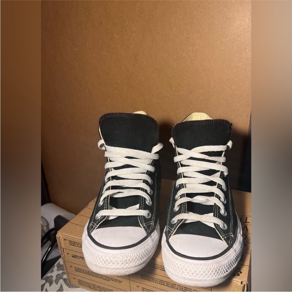 Converse Black and White High Tops chuck taylor shoes - Picture 2 of 8